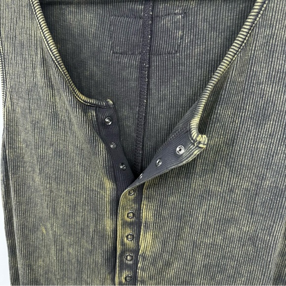 Zenana Acid Wash Button Up Tank Top Size Small Boho - Picture 3 of 7